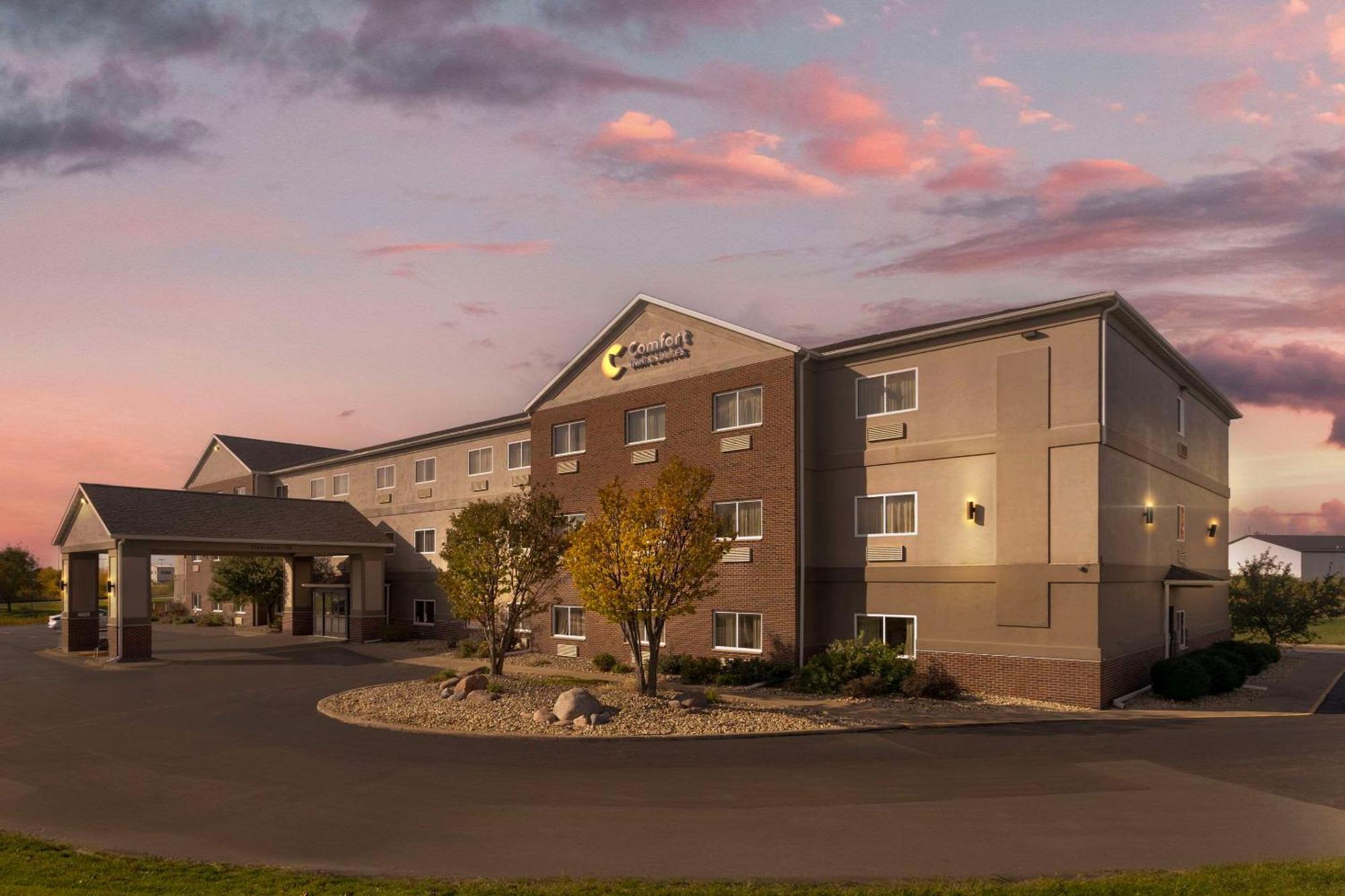 Comfort Inn & Suites Davenport - Quad Cities Екстериор снимка